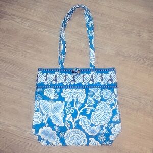 Vera Bradley Blue Lagoon Quilted Floral Bag